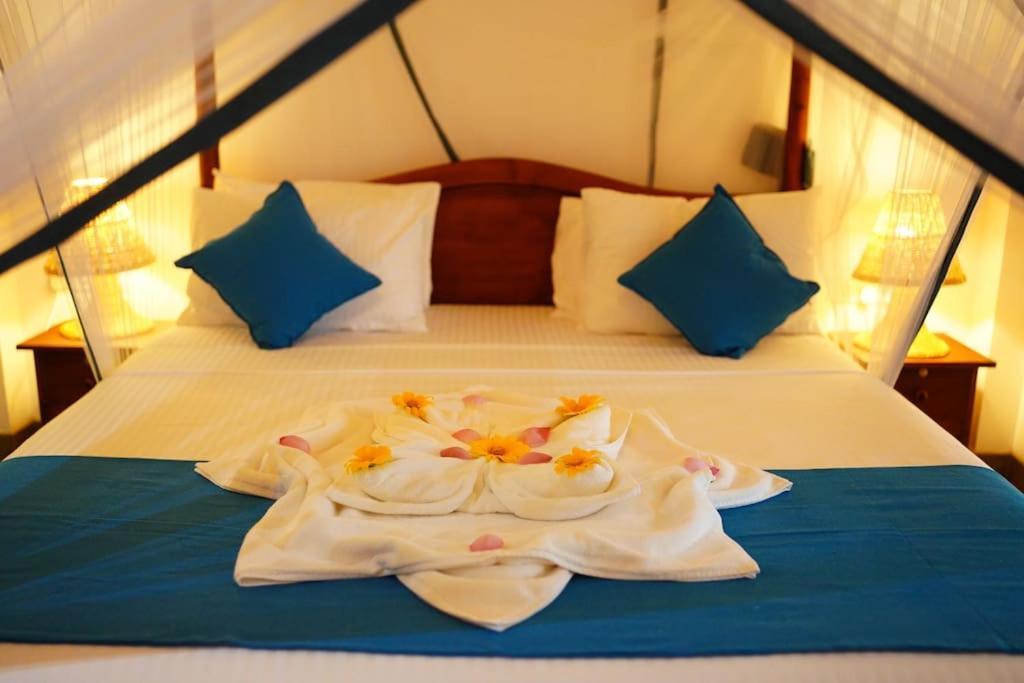 Ronaya Surf Waves Villa Dikwella Luaran gambar