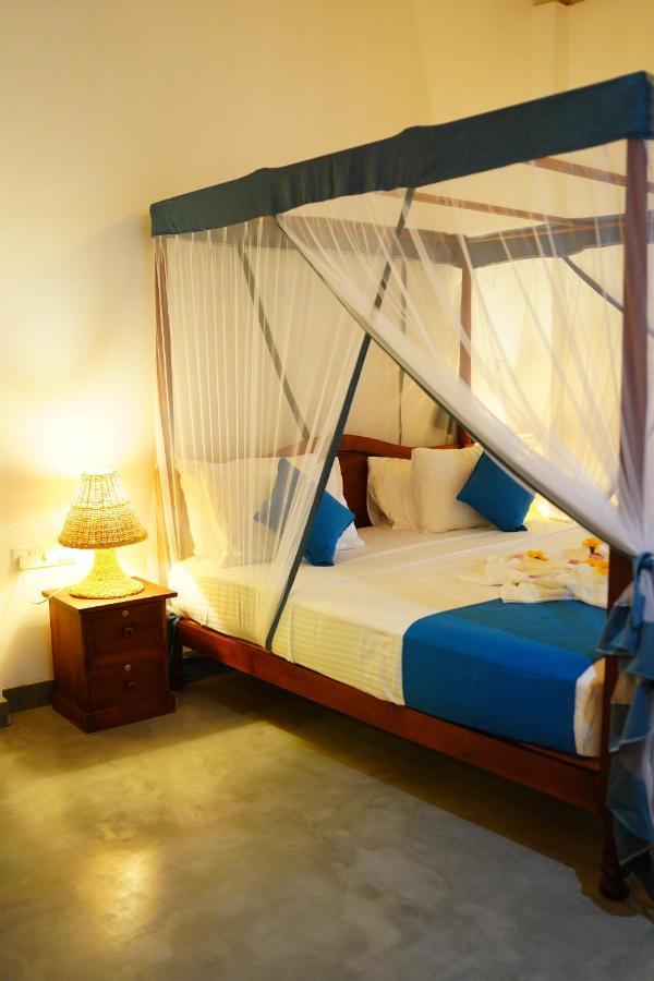 Ronaya Surf Waves Villa Dikwella Luaran gambar