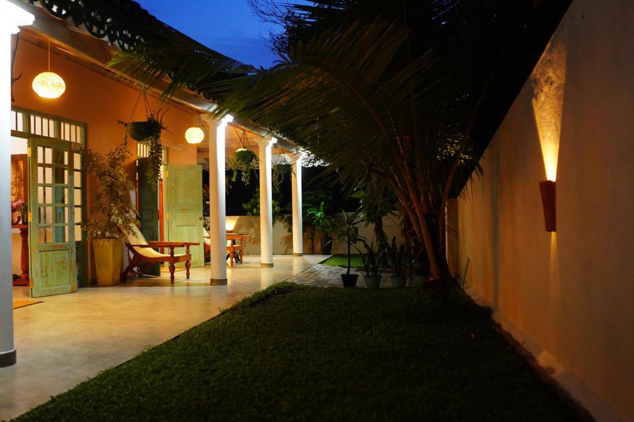 Ronaya Surf Waves Villa Dikwella Luaran gambar