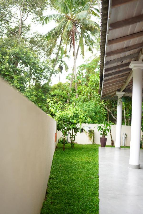 Ronaya Surf Waves Villa Dikwella Luaran gambar