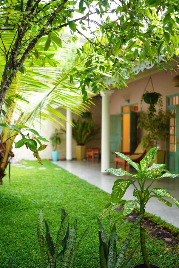Ronaya Surf Waves Villa Dikwella Luaran gambar