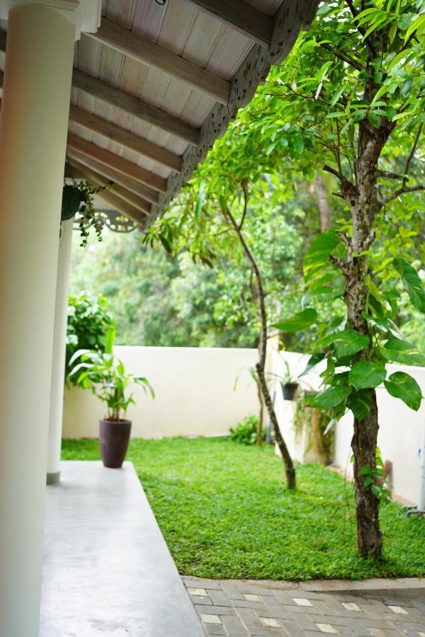 Ronaya Surf Waves Villa Dikwella Luaran gambar