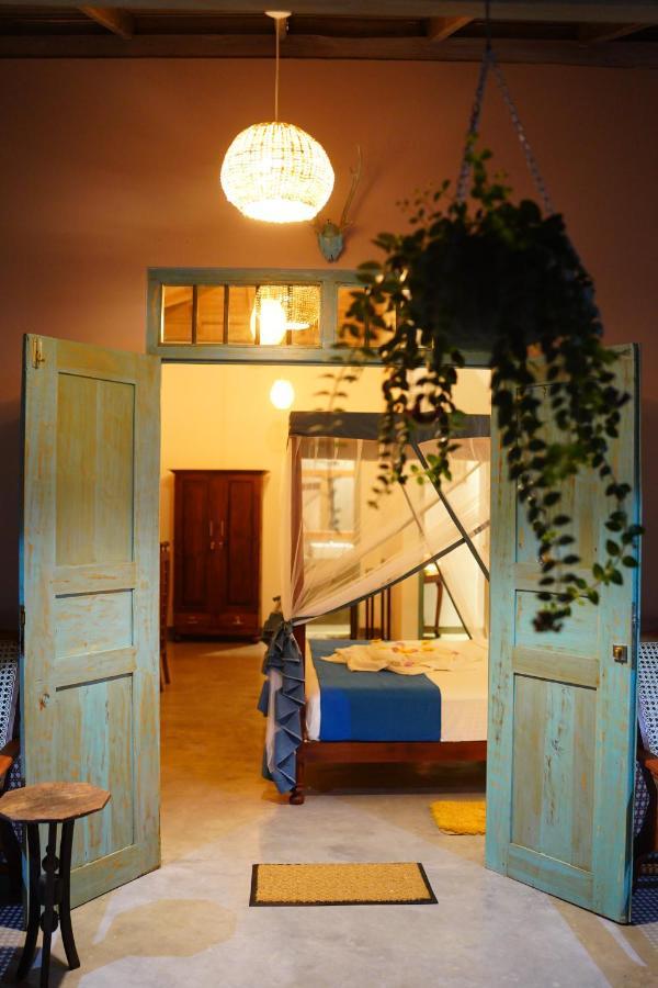 Ronaya Surf Waves Villa Dikwella Luaran gambar