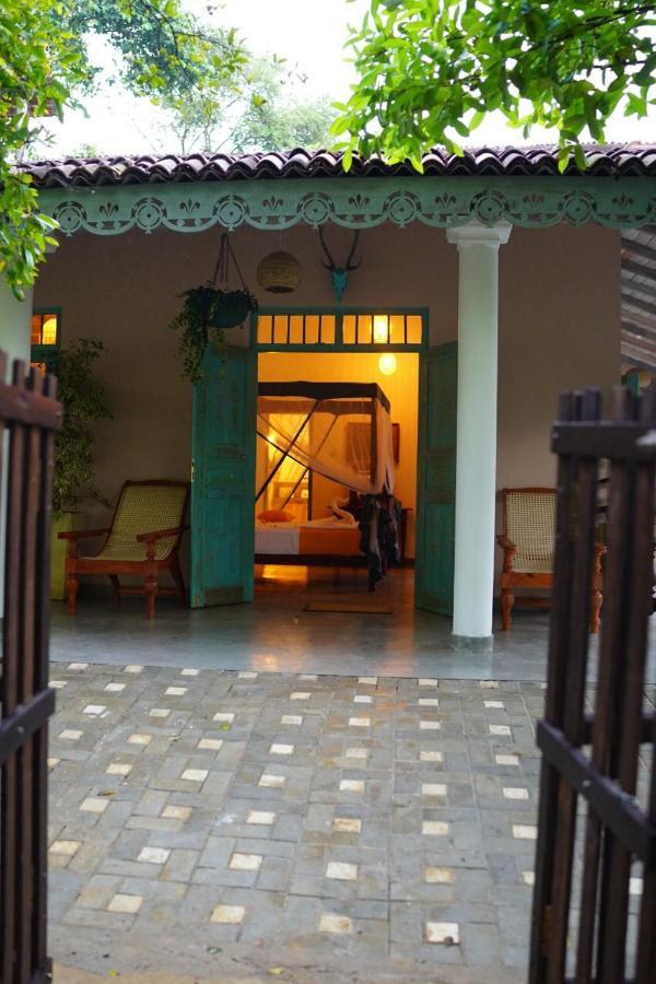 Ronaya Surf Waves Villa Dikwella Luaran gambar