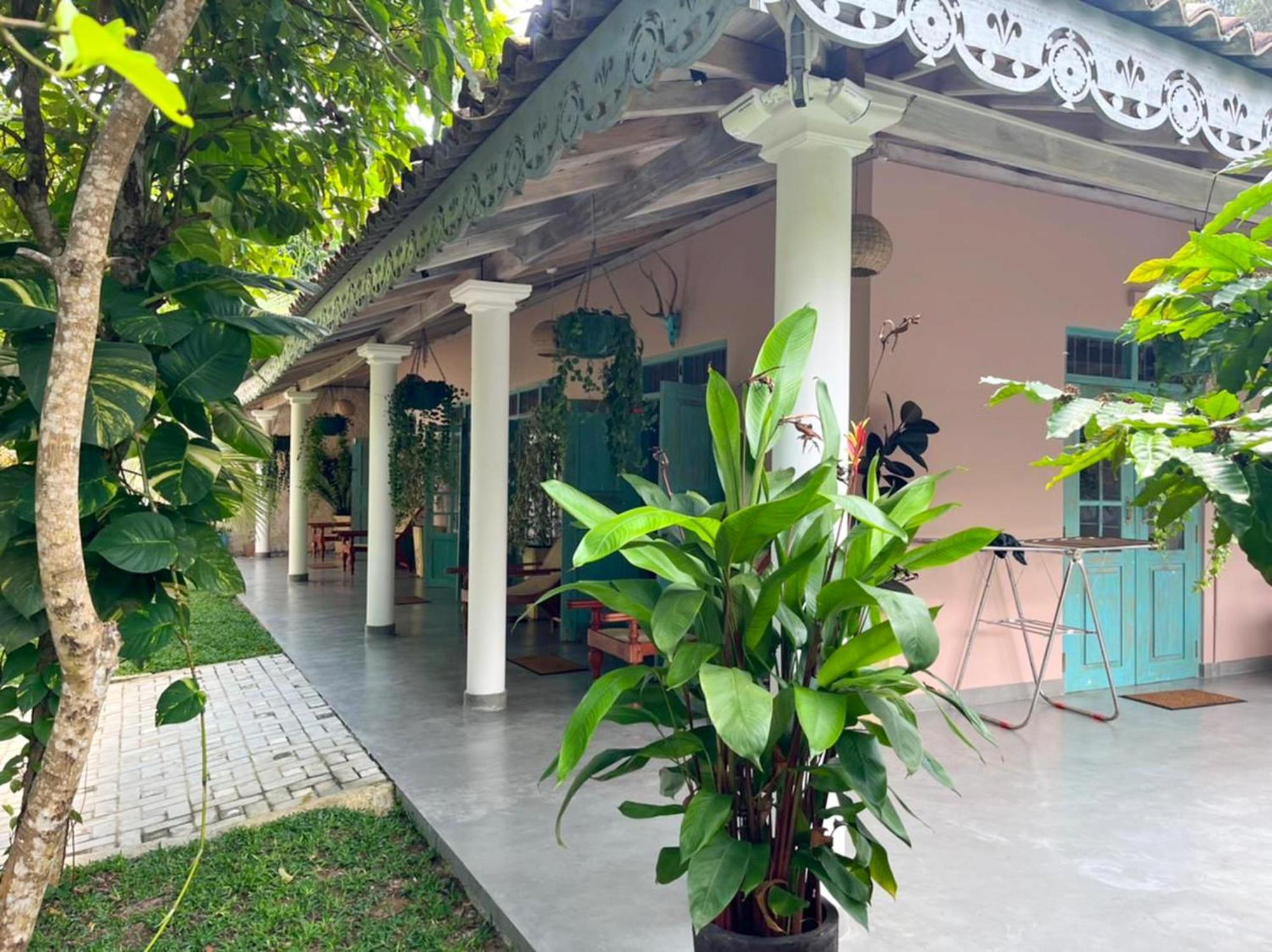 Ronaya Surf Waves Villa Dikwella Luaran gambar