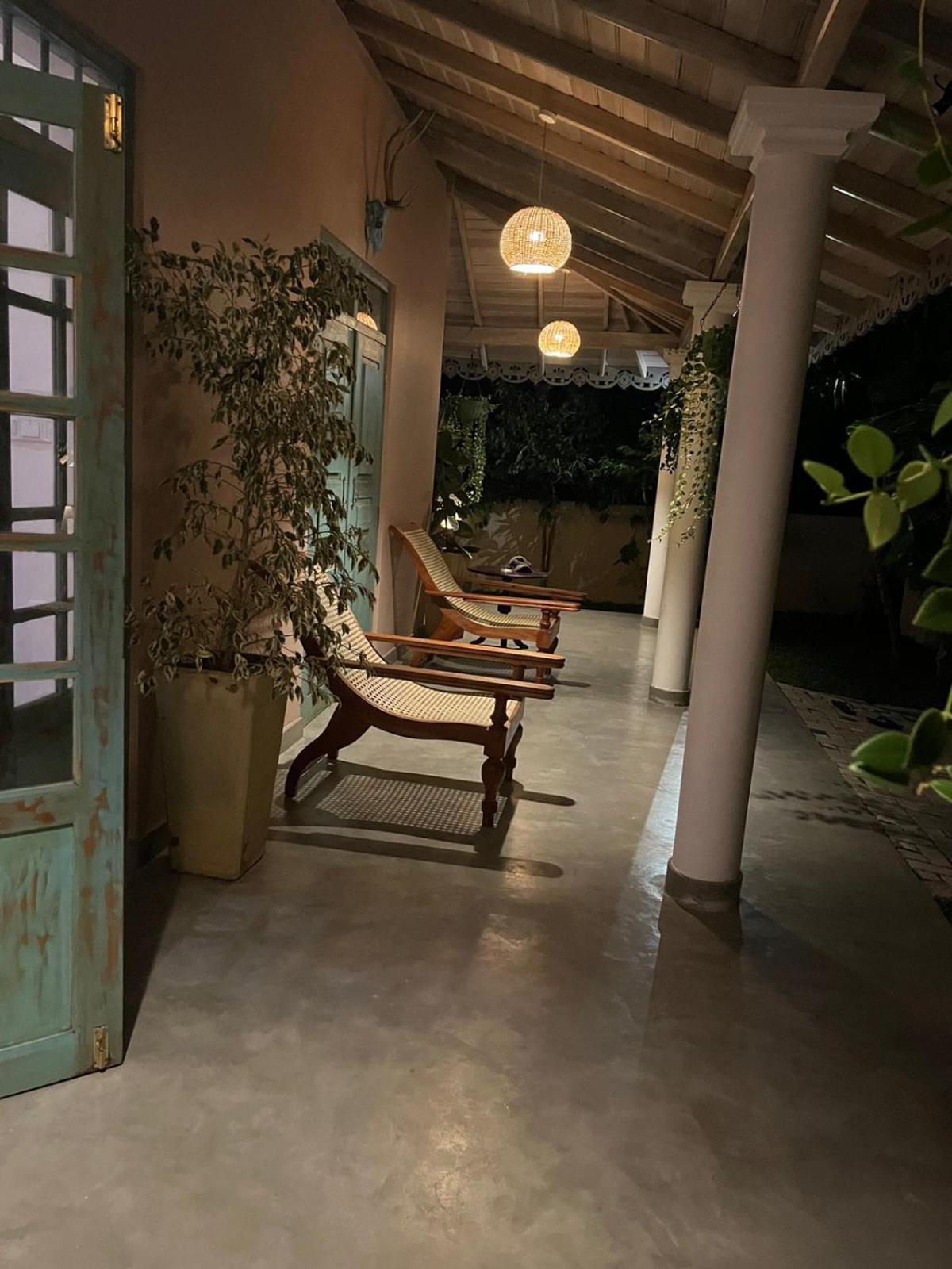 Ronaya Surf Waves Villa Dikwella Luaran gambar
