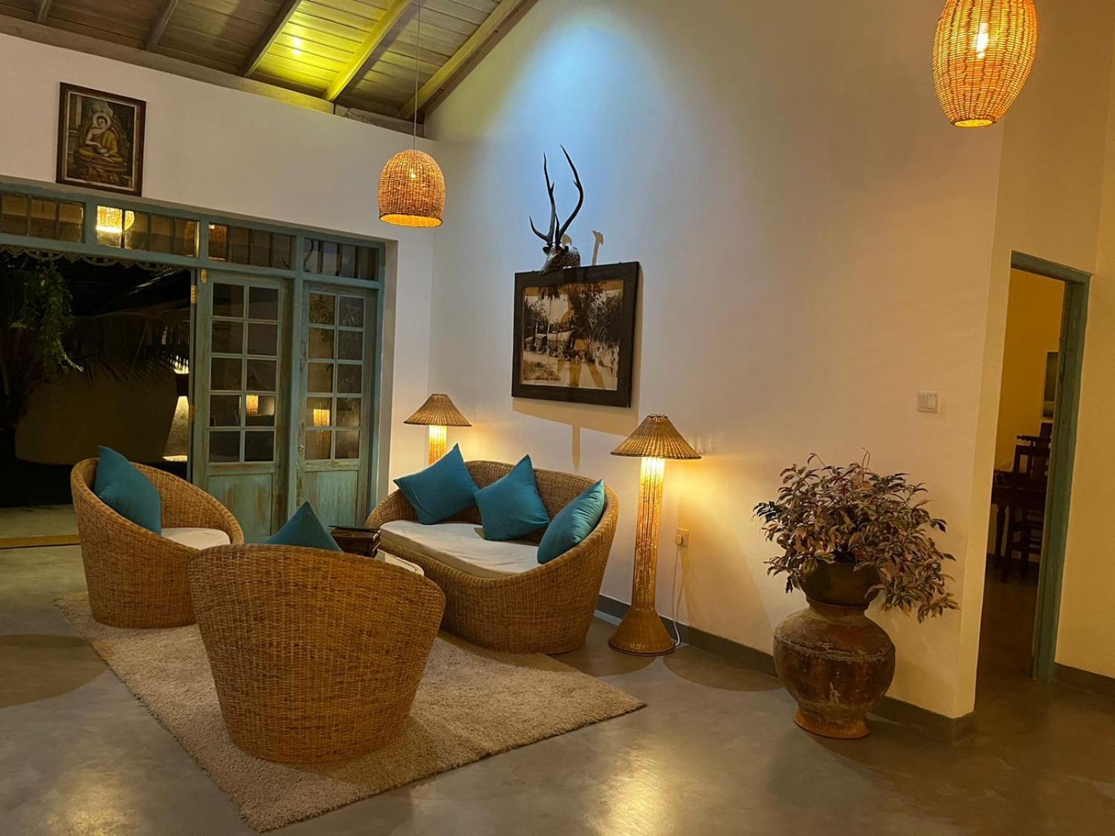 Ronaya Surf Waves Villa Dikwella Luaran gambar